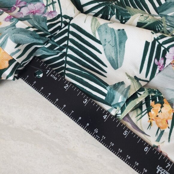 Carolina Belle Shorts Size 12 Floral Tropical Pleated Side Zip Flowy Lightweight - Picture 8 of 13